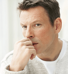 Un homme a pensé à la décharge pendant son excitation